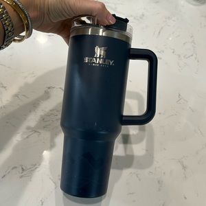 Stanley 40 oz quencher h20